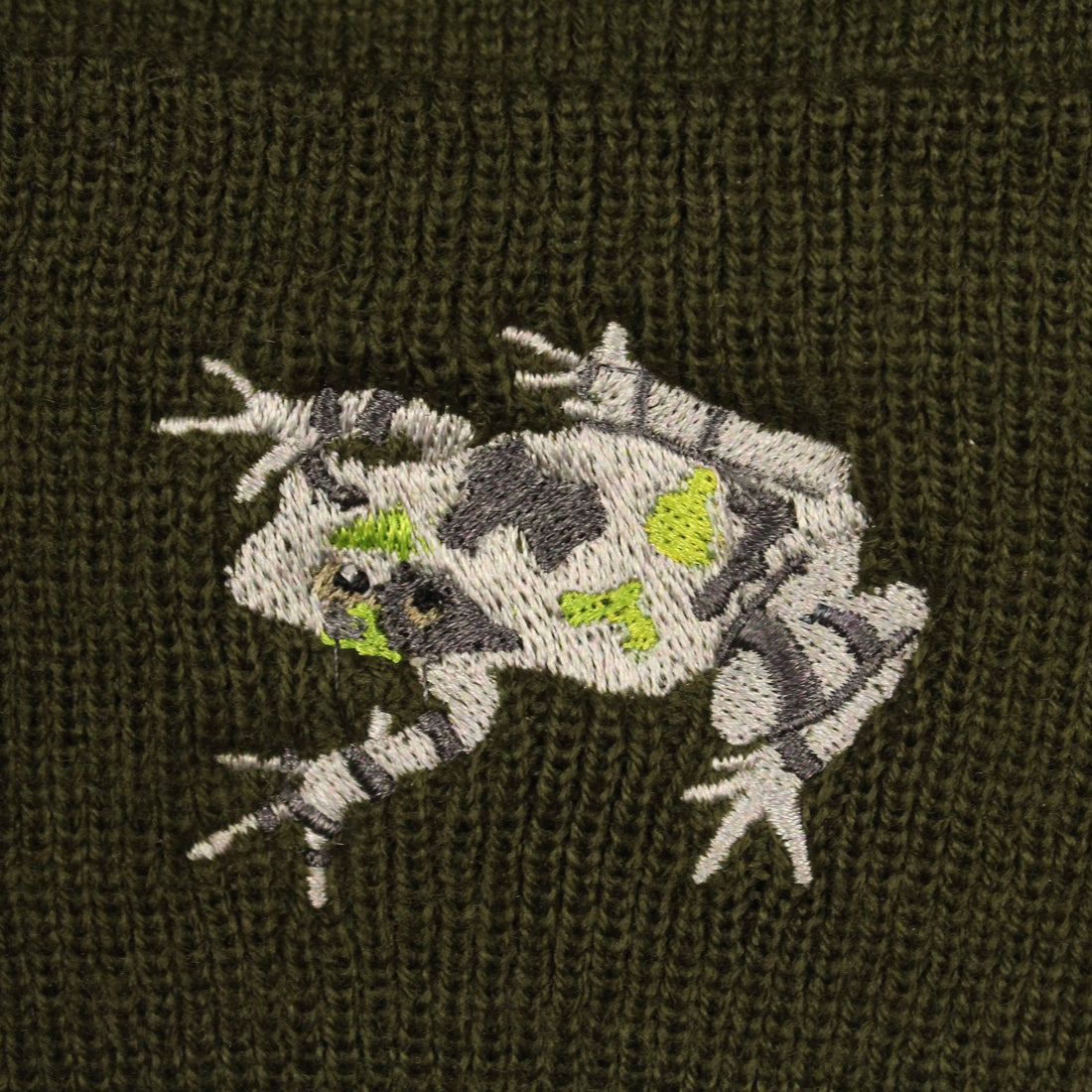 Gray Tree Frog Beanie